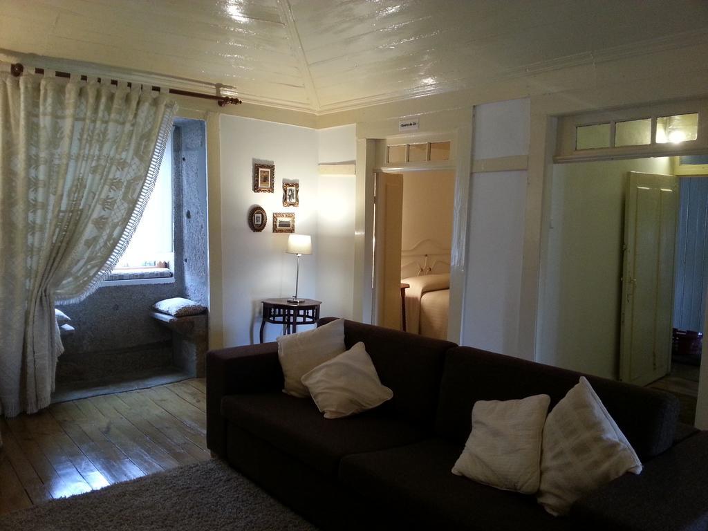 O Ze Ja Dormiu Aqui Villa Celeiros Bilik gambar