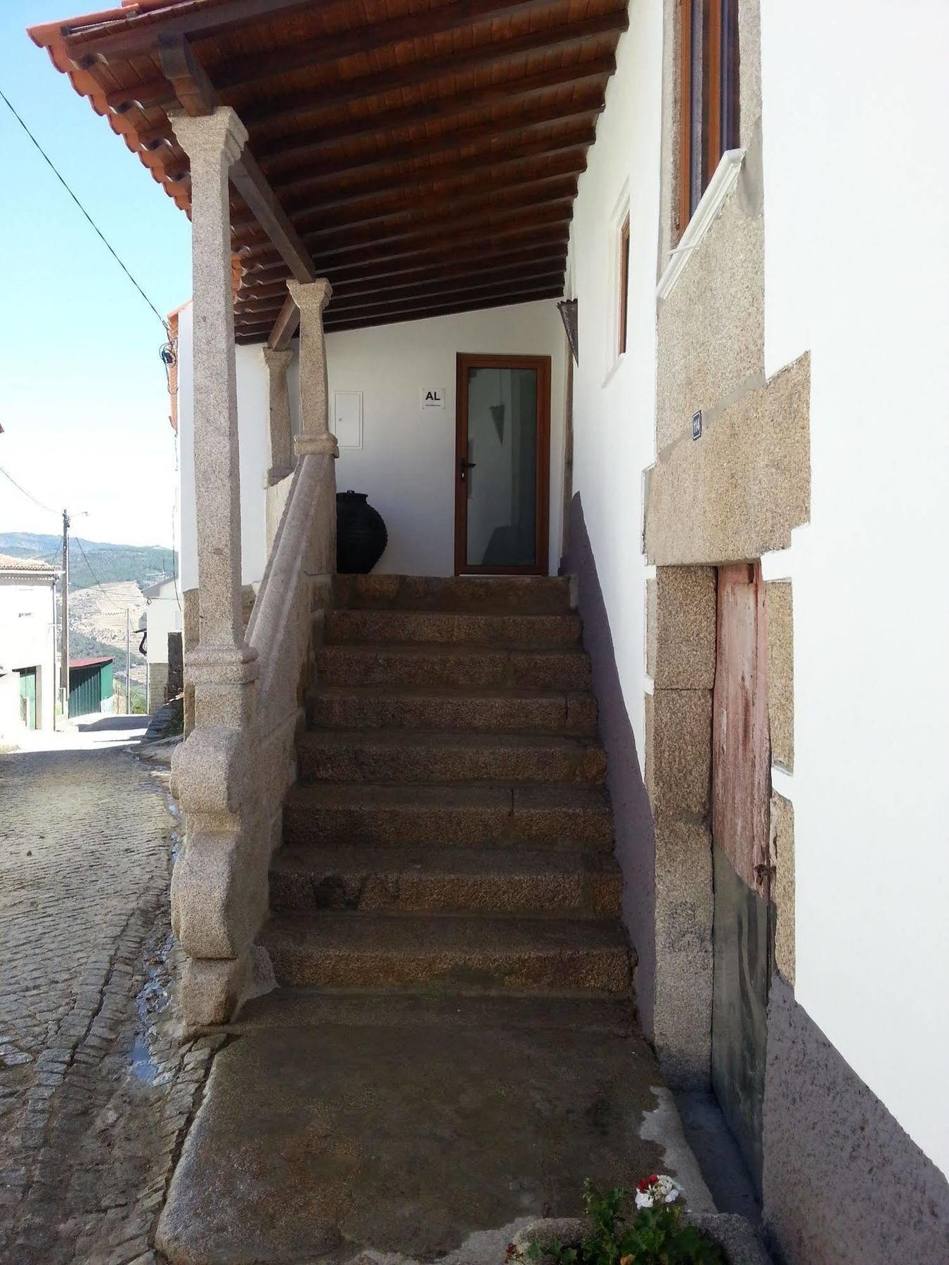 O Ze Ja Dormiu Aqui Villa Celeiros Luaran gambar