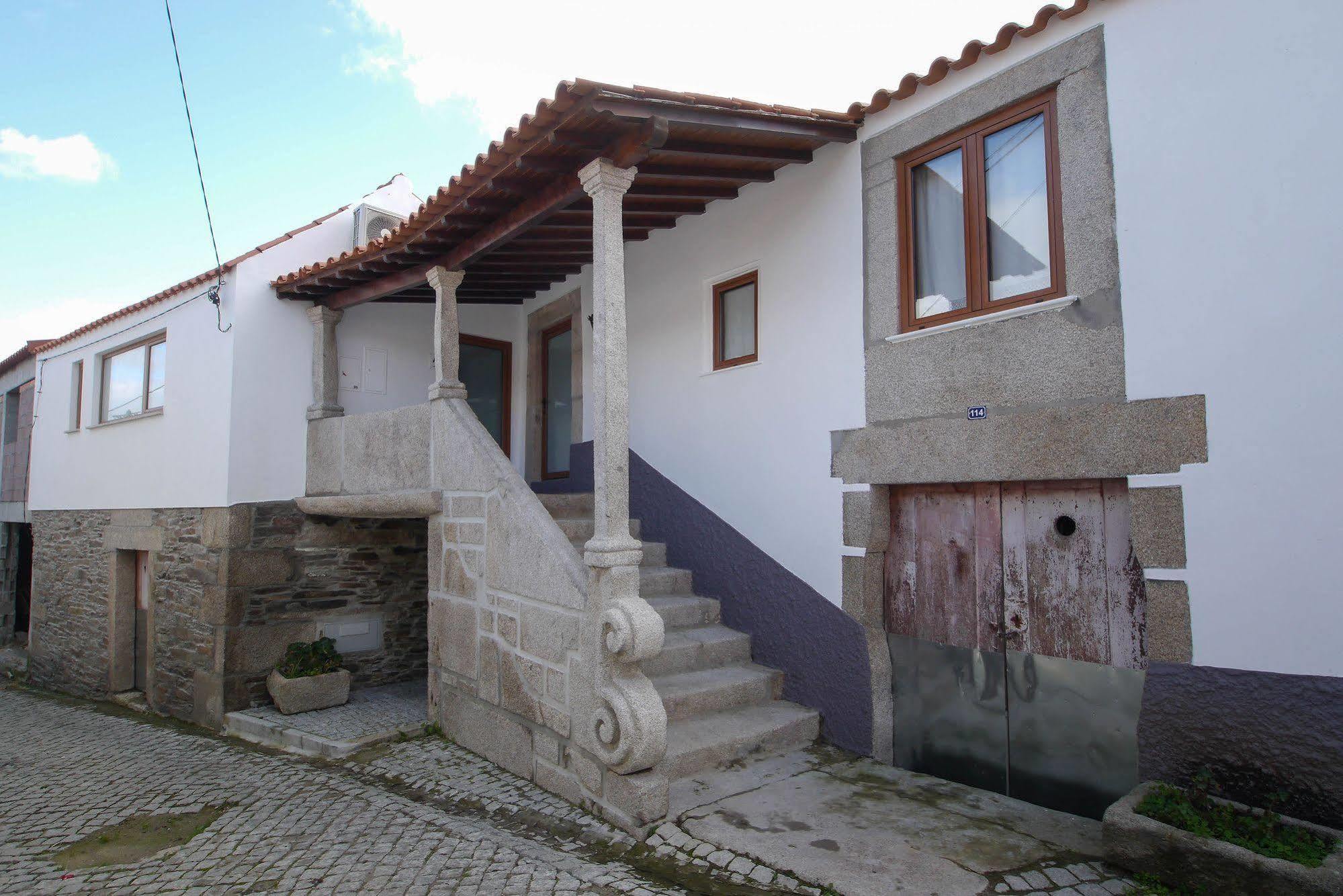 O Ze Ja Dormiu Aqui Villa Celeiros Luaran gambar